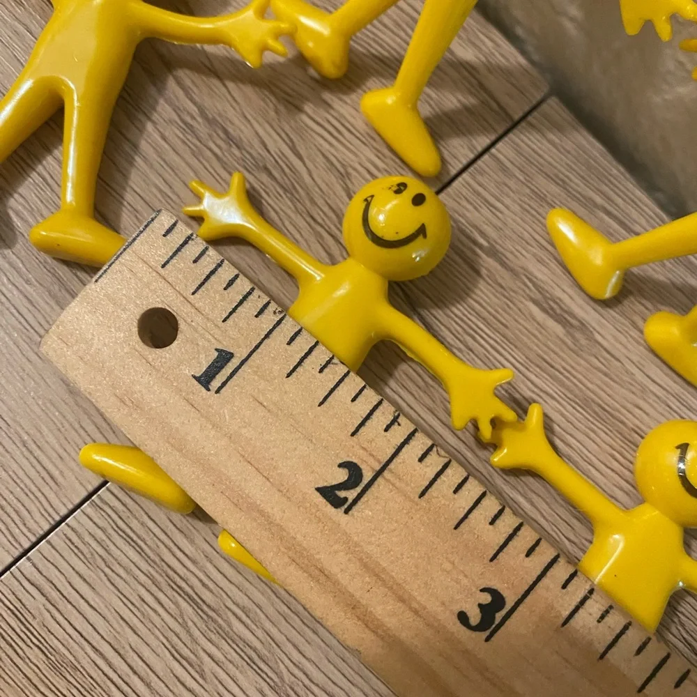 Vintage smiley face yellow rubber toy lot of 12 - Picture 4 of 7